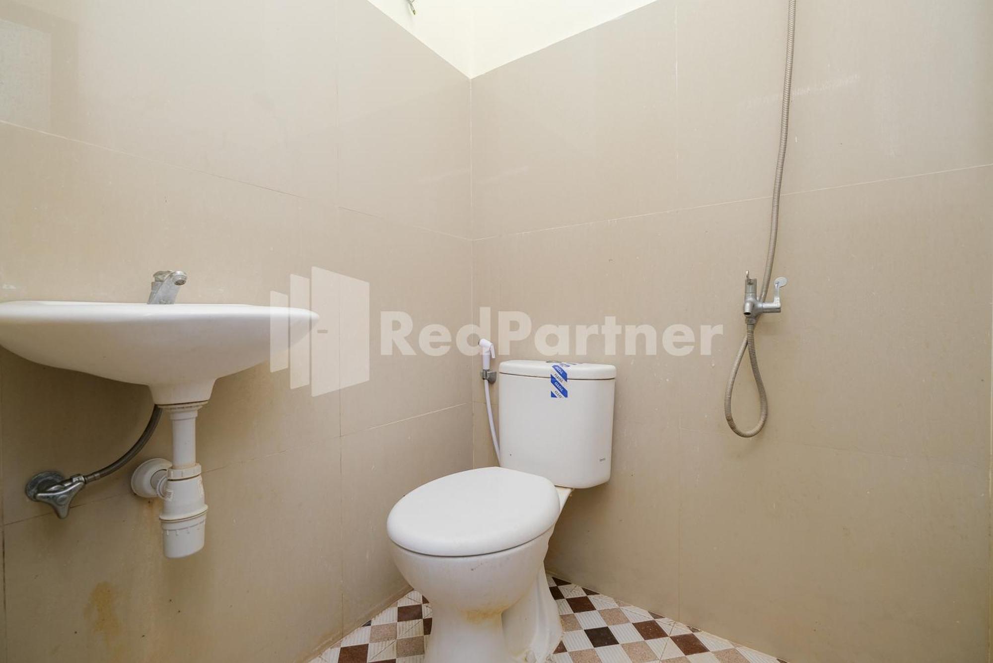 Grand Kencana Guesthouse Syariah Near Wisata Bahari Lamongan Paciran Exteriér fotografie