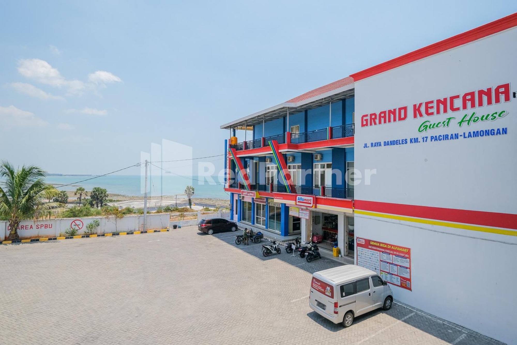 Grand Kencana Guesthouse Syariah Near Wisata Bahari Lamongan Paciran Exteriér fotografie