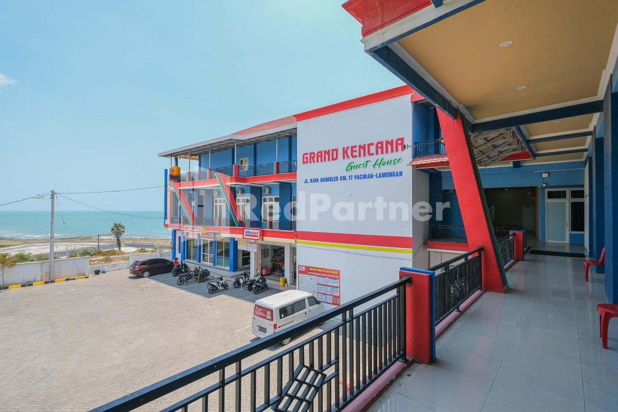 Grand Kencana Guesthouse Syariah Near Wisata Bahari Lamongan Paciran Exteriér fotografie